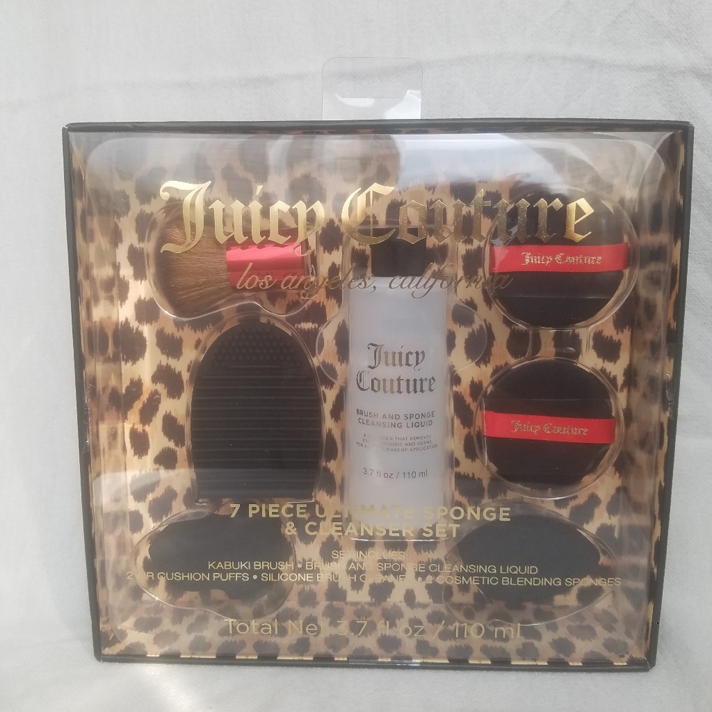 Juicy Couture brush cleanser set